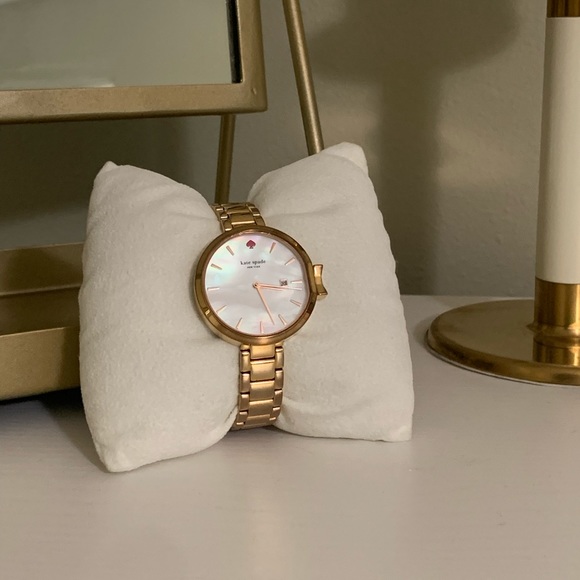 Kate Spade Gold Watch NEEDS NEW BATTERY!! - Picture 1 of 3